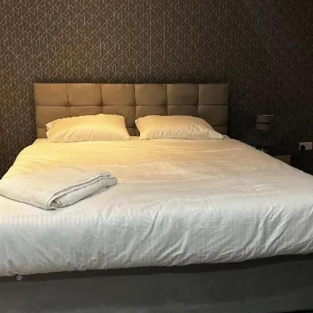 Hotel Oyo The Pleasant House Manchester Esterno foto