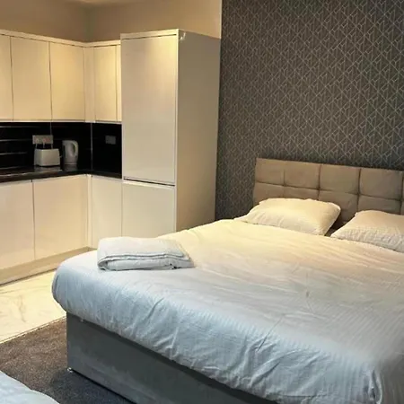 Hotel Oyo The Pleasant House Manchester Esterno foto